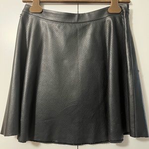 Vince Camuto size 2P black faux leather skirt